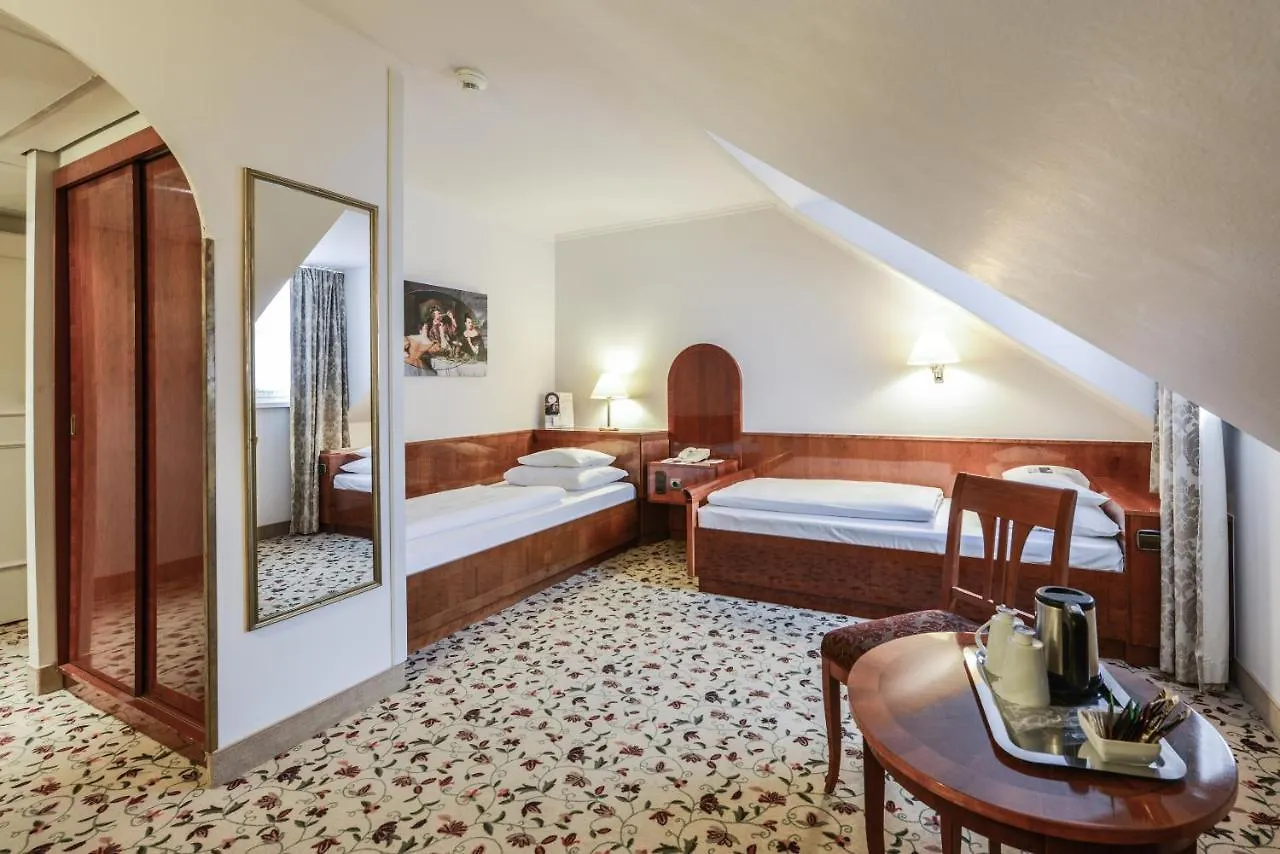 Mercure Grand Hotel Biedermeier Wien 4*, וינה